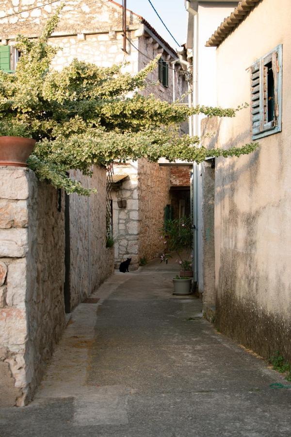 Apartment Stari Murter Bagian luar foto